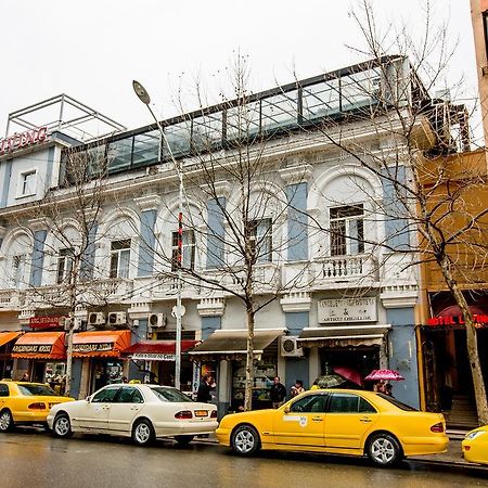 Living Hotel Tirana Quarto foto